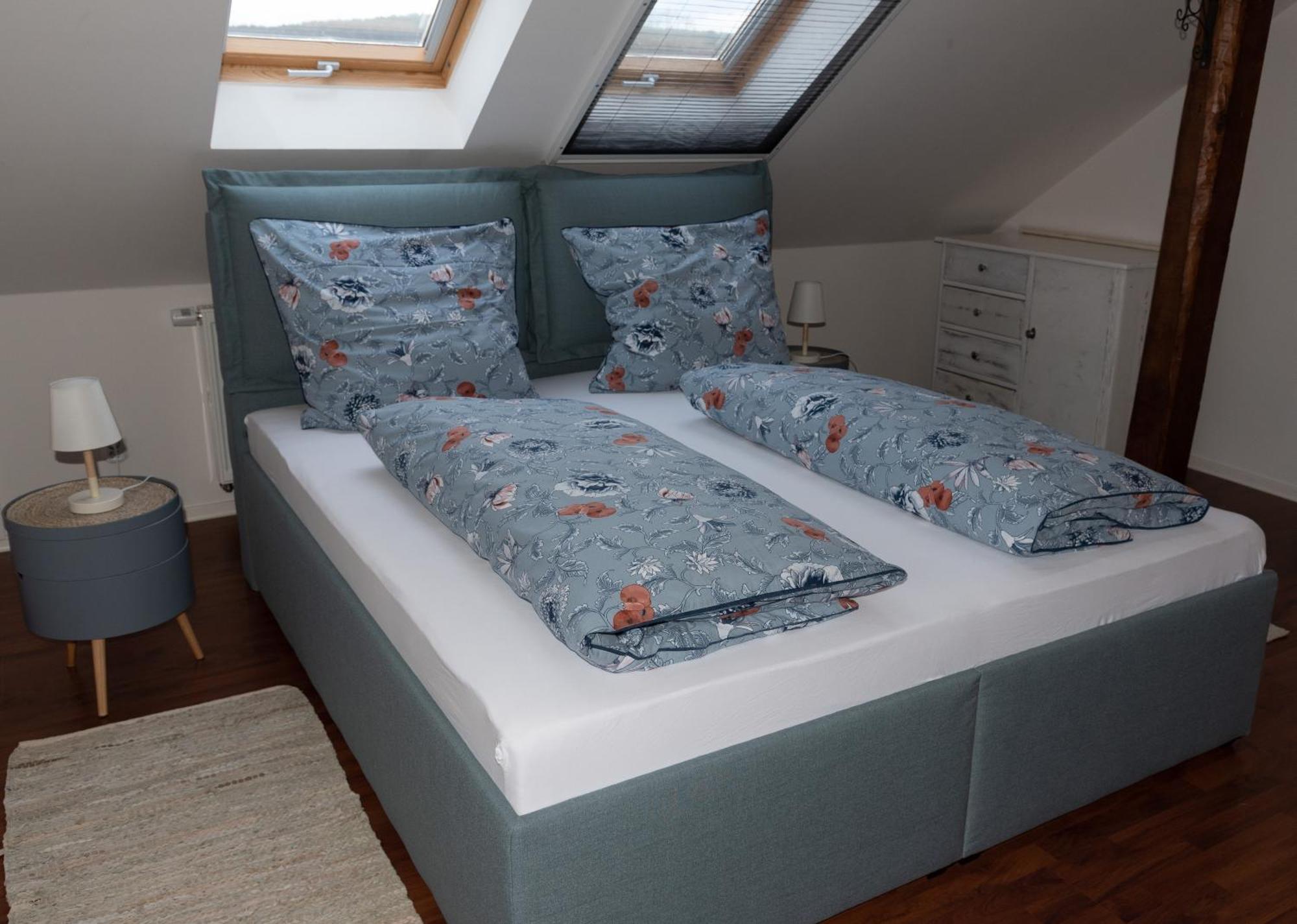 נוינבורג וורם ואלד Moderne, Gemuetliche Dg-Wohnung In Ruhiger Lage מראה חיצוני תמונה