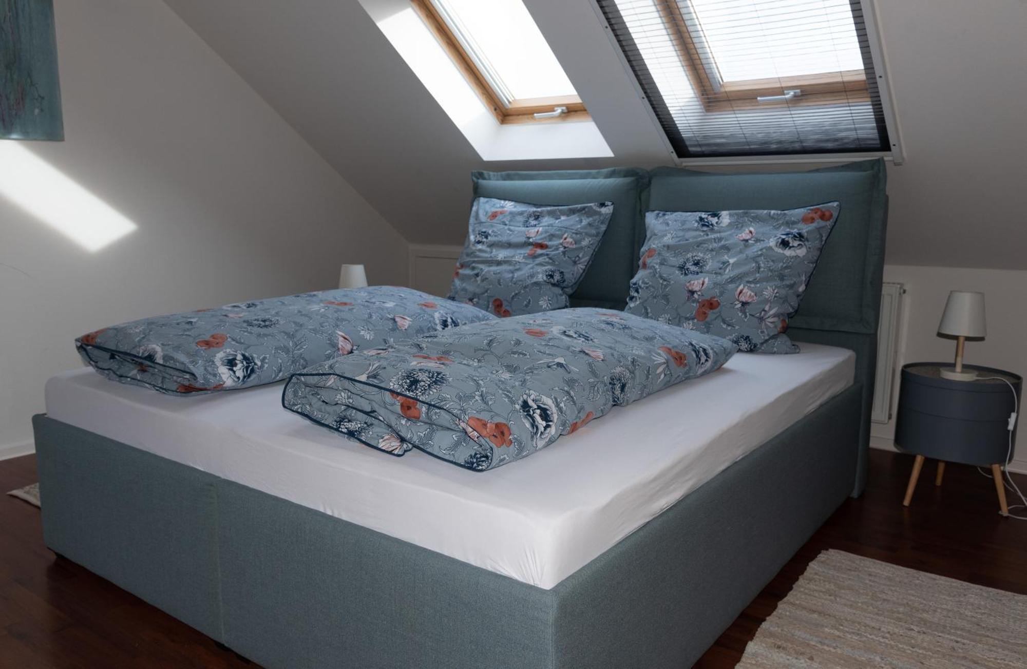 נוינבורג וורם ואלד Moderne, Gemuetliche Dg-Wohnung In Ruhiger Lage מראה חיצוני תמונה