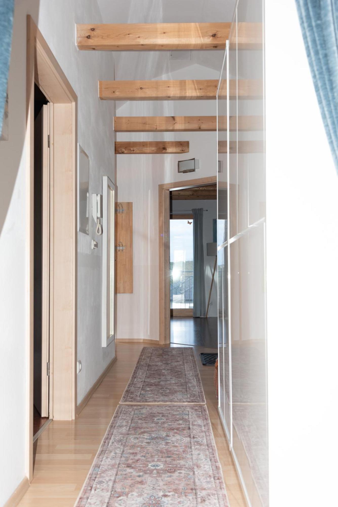 נוינבורג וורם ואלד Moderne, Gemuetliche Dg-Wohnung In Ruhiger Lage מראה חיצוני תמונה