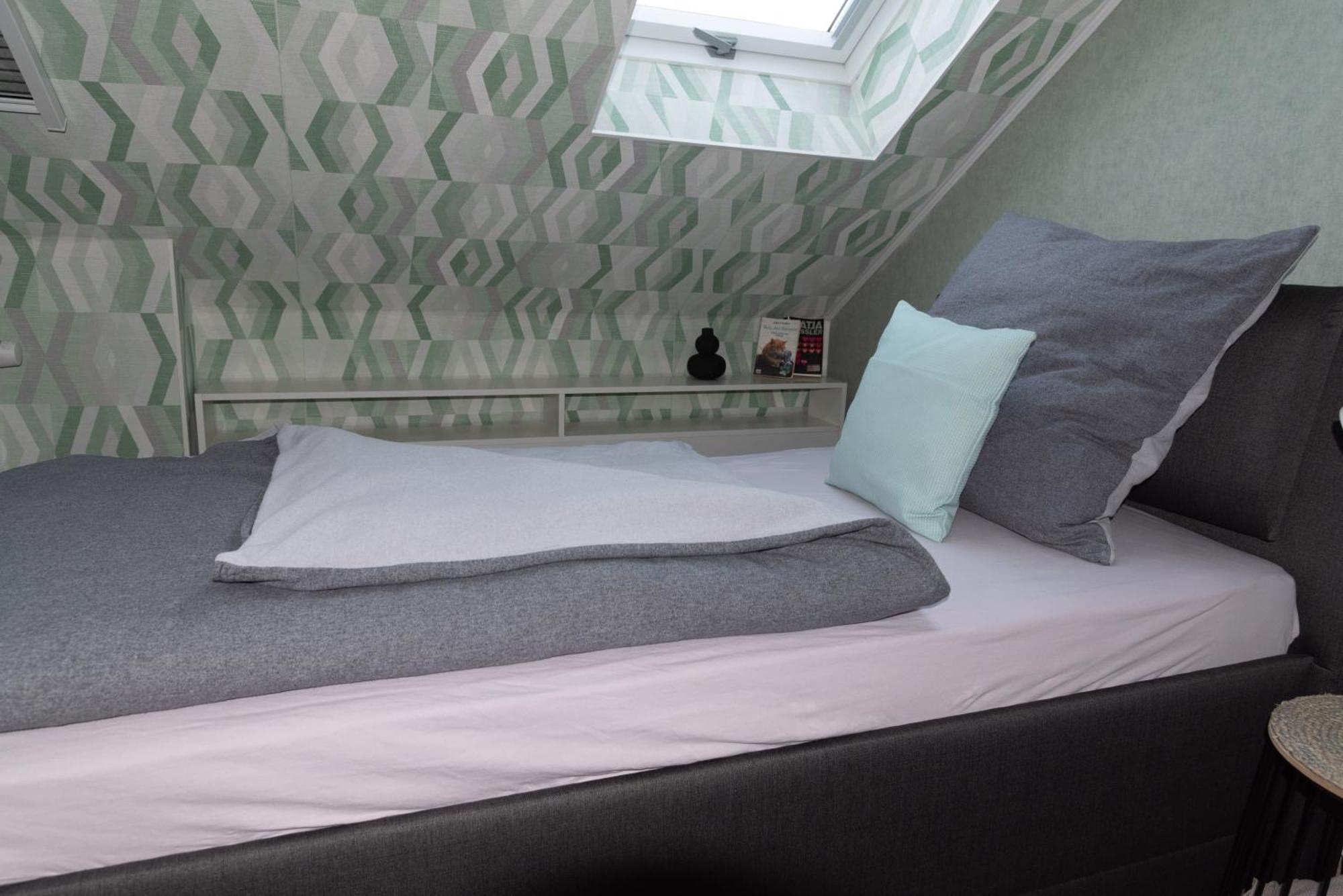 נוינבורג וורם ואלד Moderne, Gemuetliche Dg-Wohnung In Ruhiger Lage מראה חיצוני תמונה